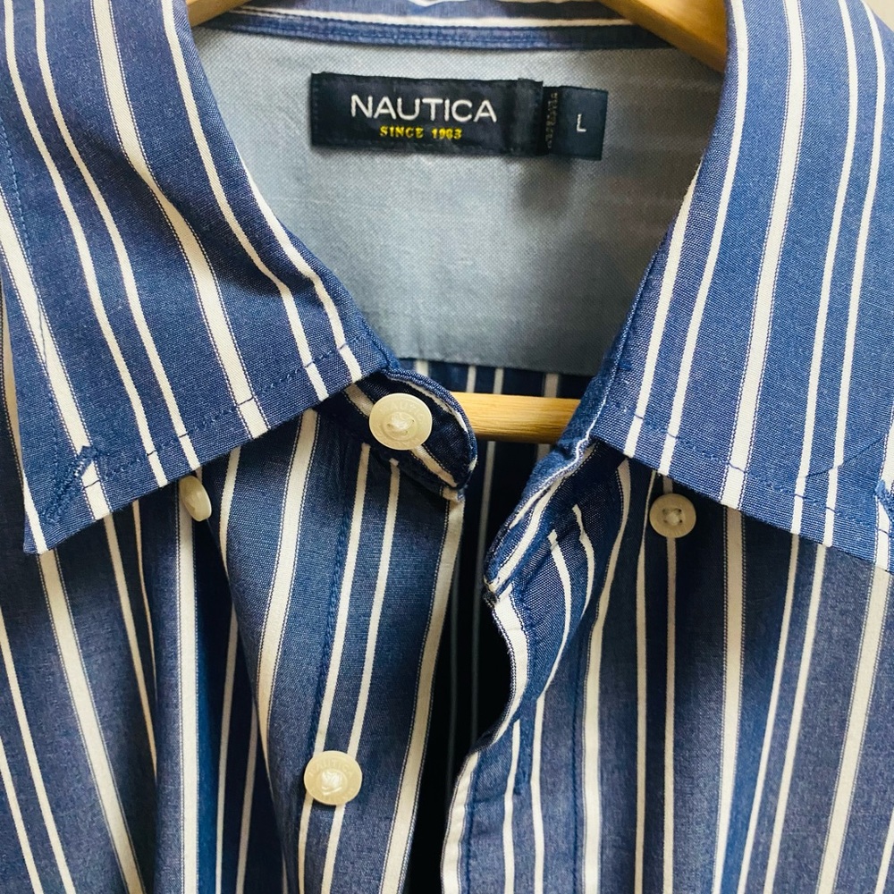 NAUTICA. Size L - Picture 3 of 6